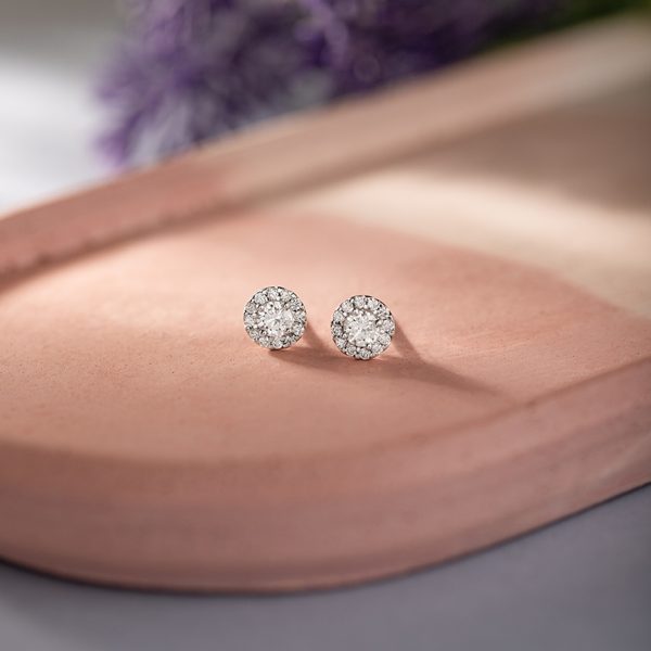 Abigail Solitaire Stud Earring - Image 4